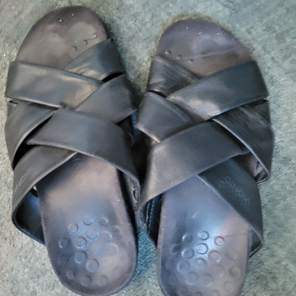 Vionic sandals black size 6 - Picture 4 of 5